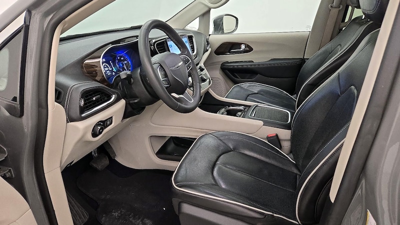 2022 Chrysler Pacifica Limited 11