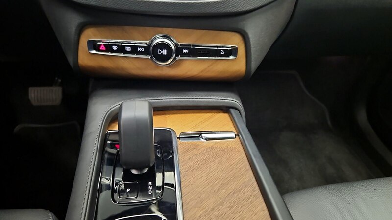 2024 Volvo XC90 B6 Plus 16