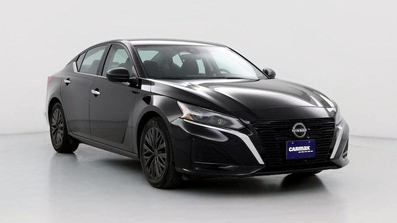 2024 Nissan Altima SV Hero Image