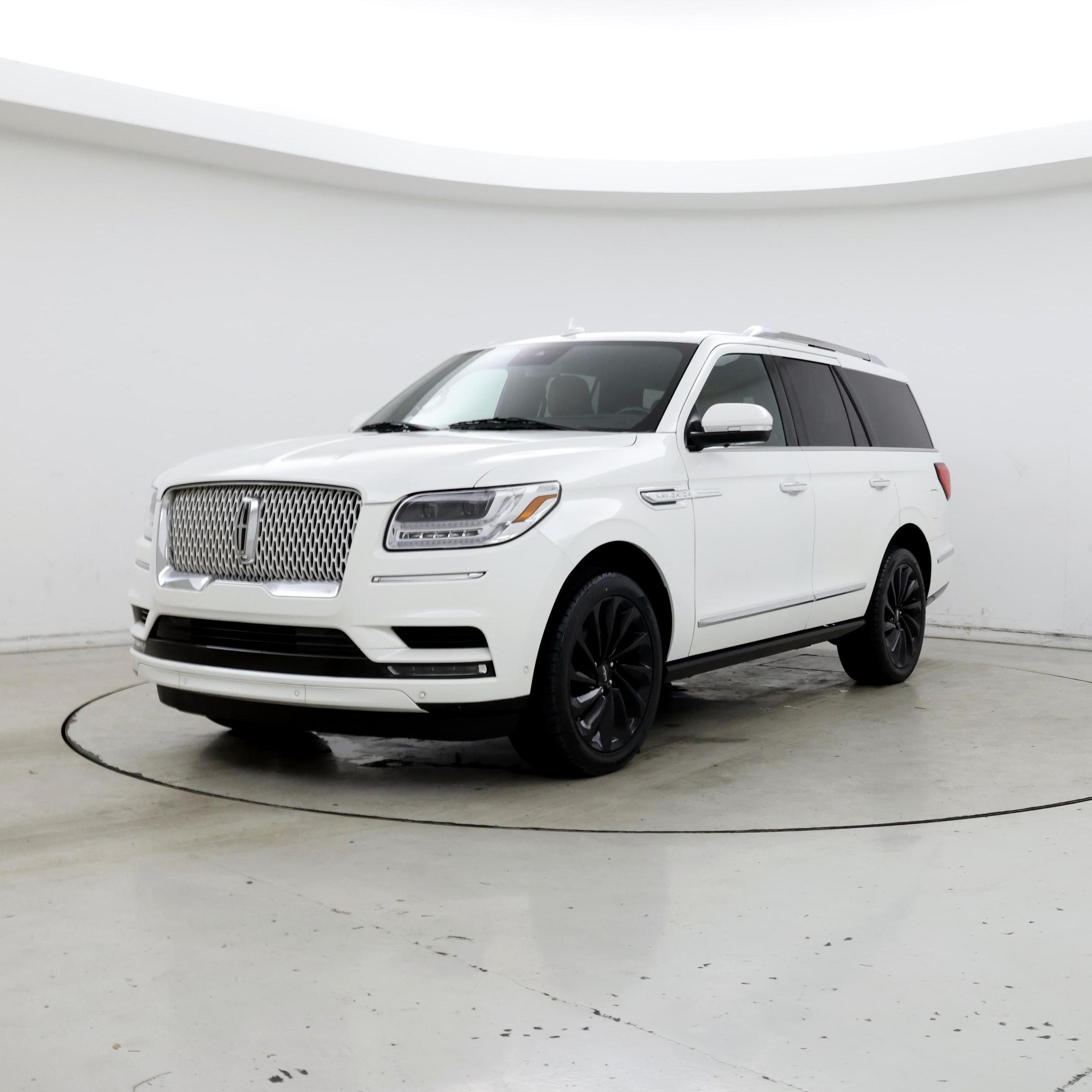 Thumbnail: 2021 Lincoln Navigator - 4