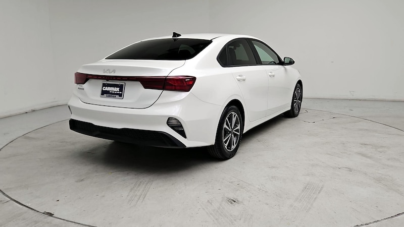 2023 Kia Forte LXS 5