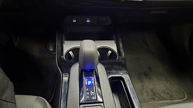 2024 Toyota Prius XLE 16