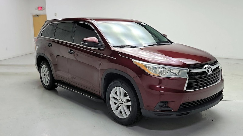 2016 Toyota Highlander LE Hero Image