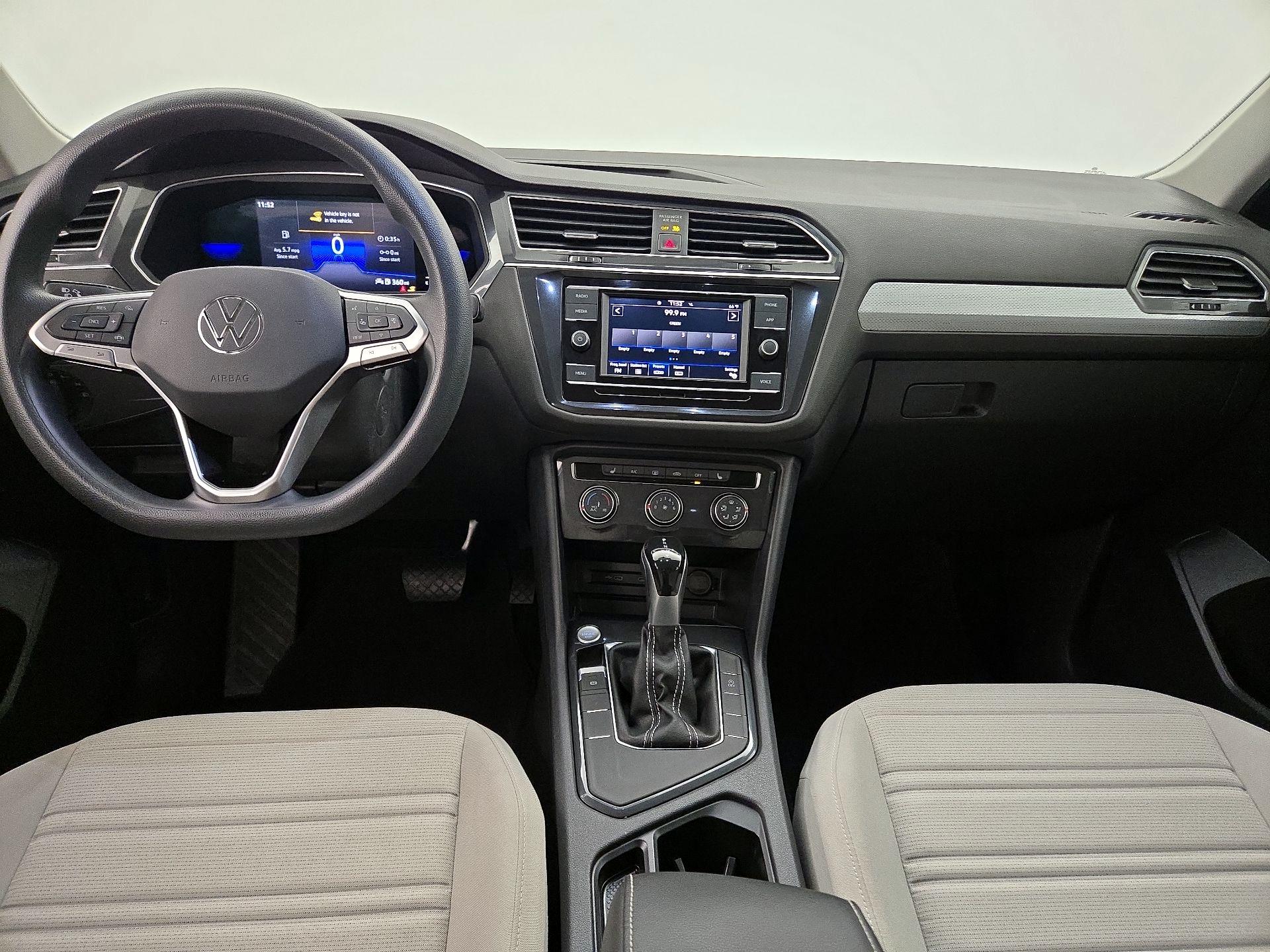 Thumbnail: 2022 Volkswagen Tiguan - 9