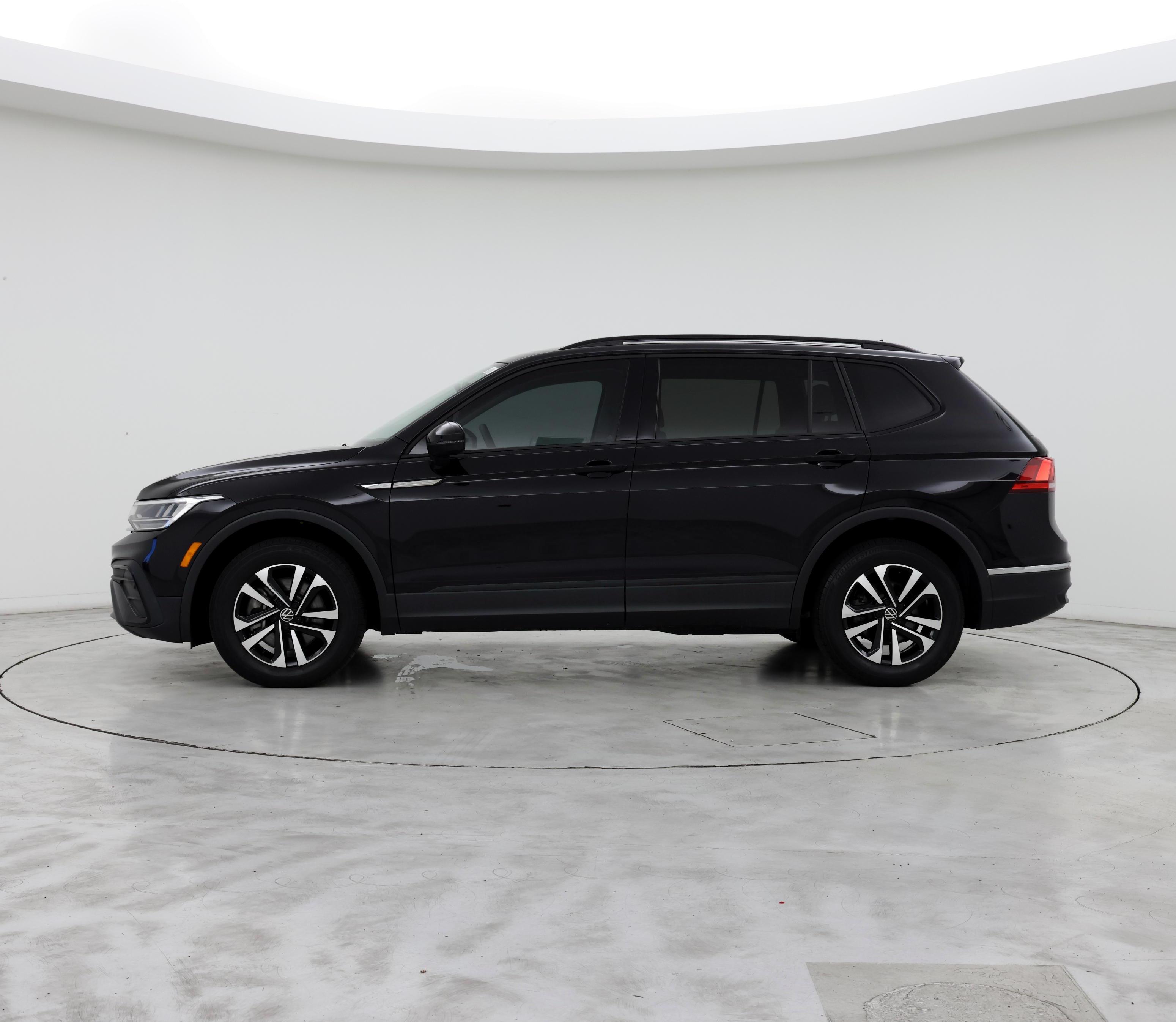 Thumbnail: 2022 Volkswagen Tiguan - 3