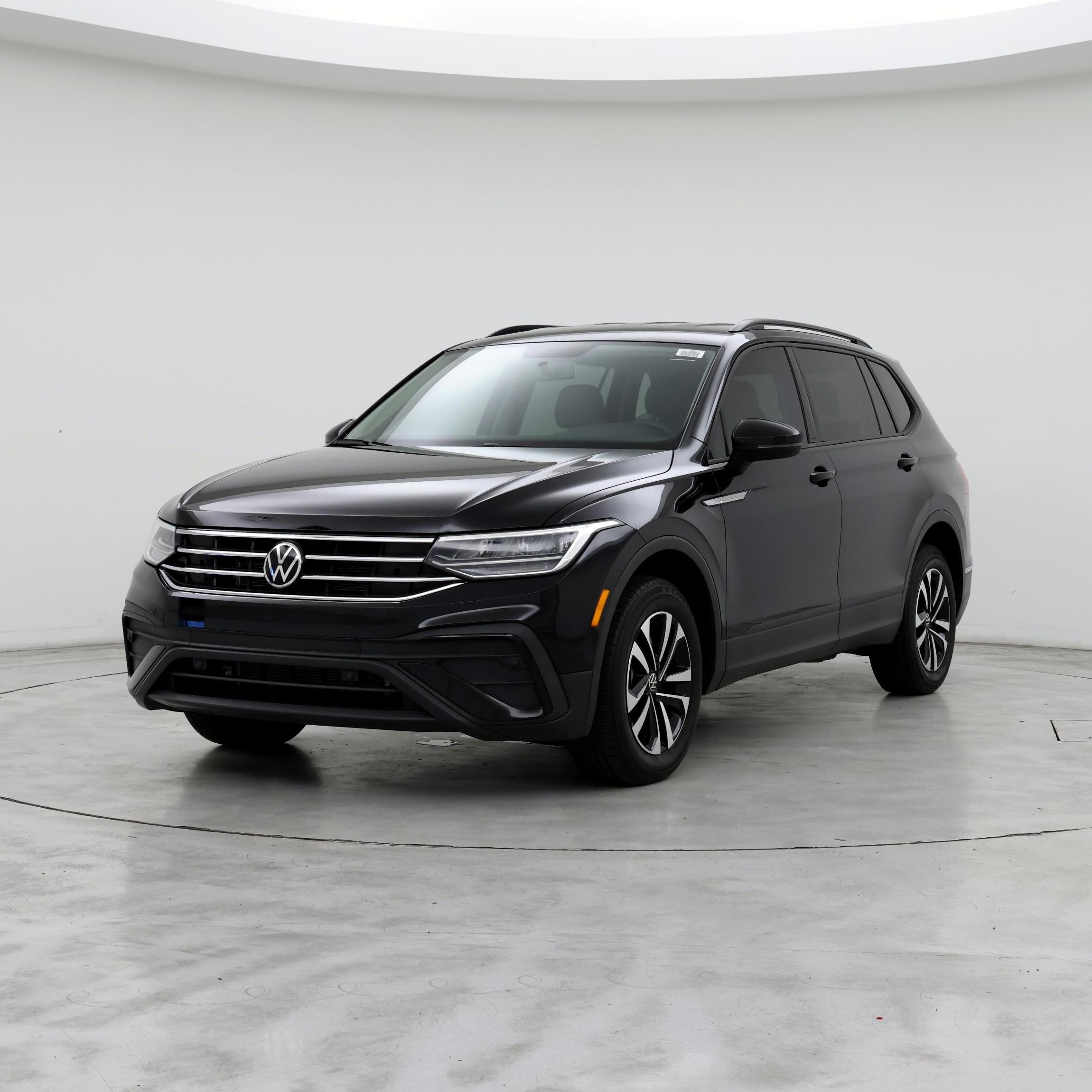 Thumbnail: 2022 Volkswagen Tiguan - 4