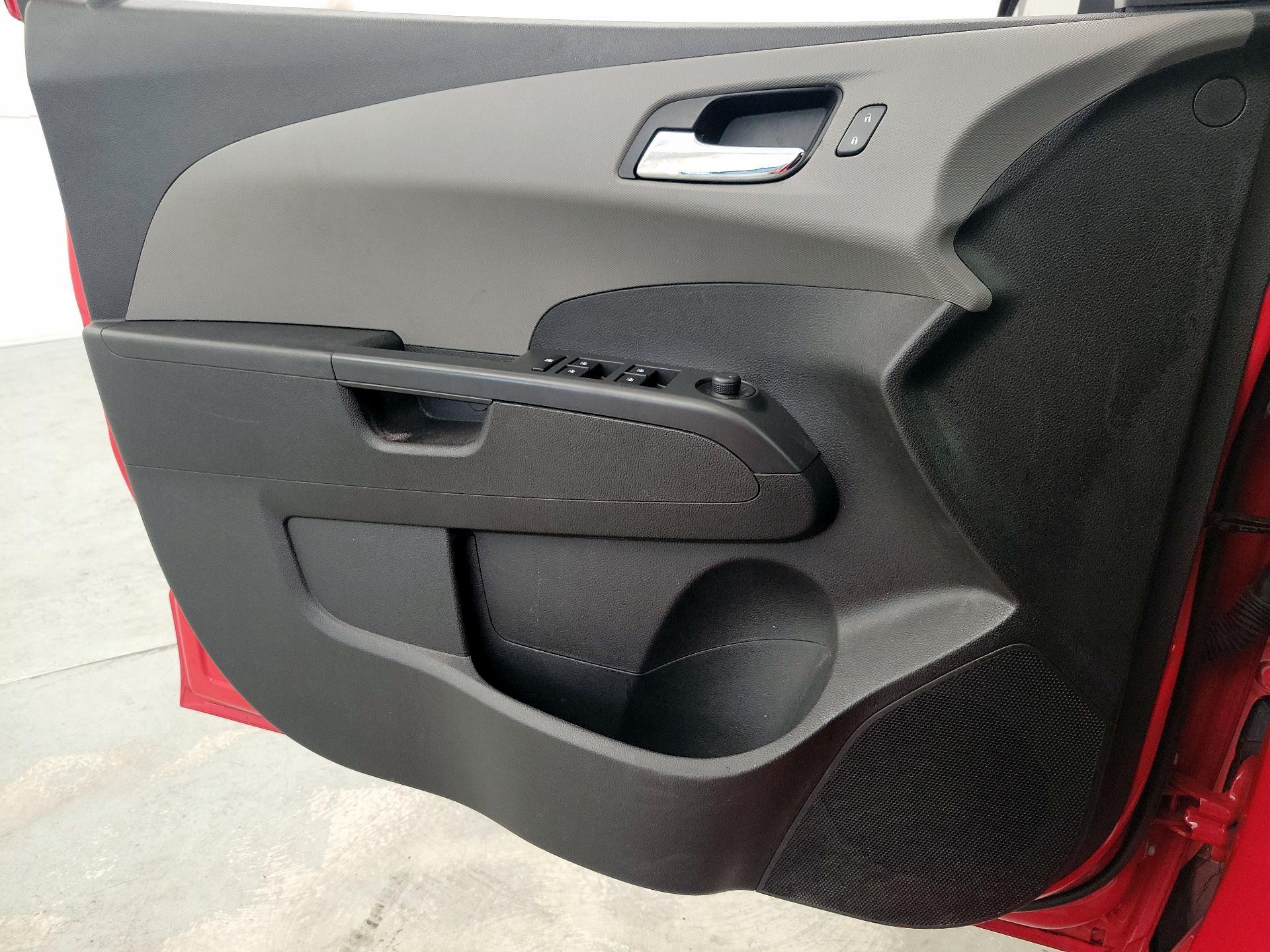 Thumbnail: 2014 Chevrolet Sonic - 12