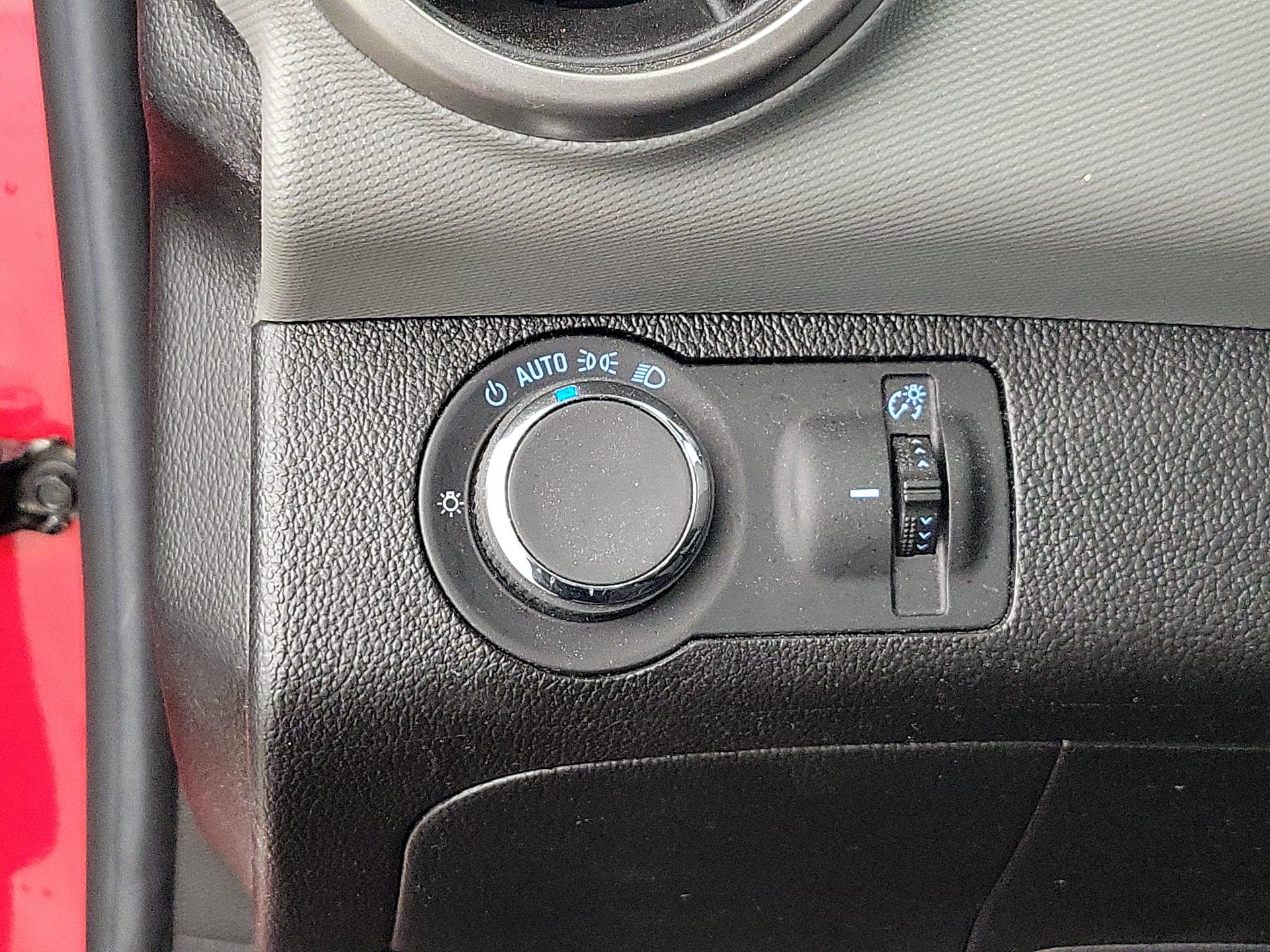 Thumbnail: 2014 Chevrolet Sonic - 13