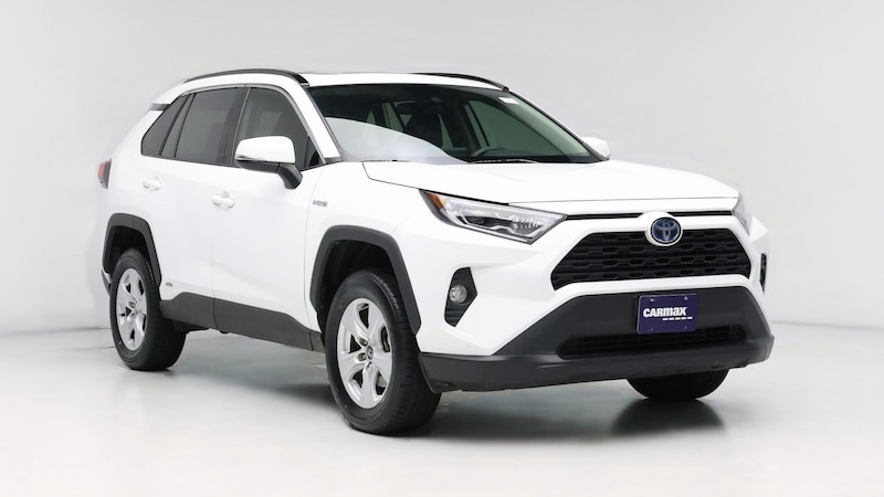 2021 Toyota RAV4 XLE Hero Image