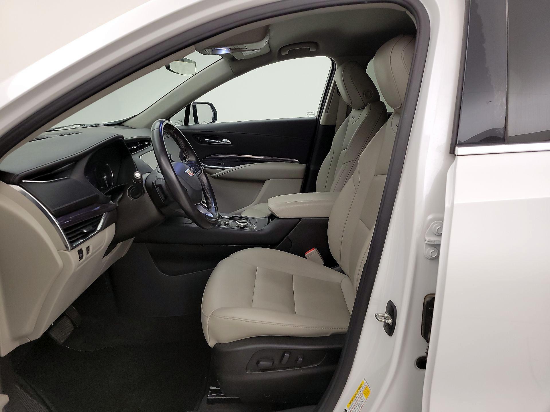 Thumbnail: 2021 Cadillac XT4 - 11