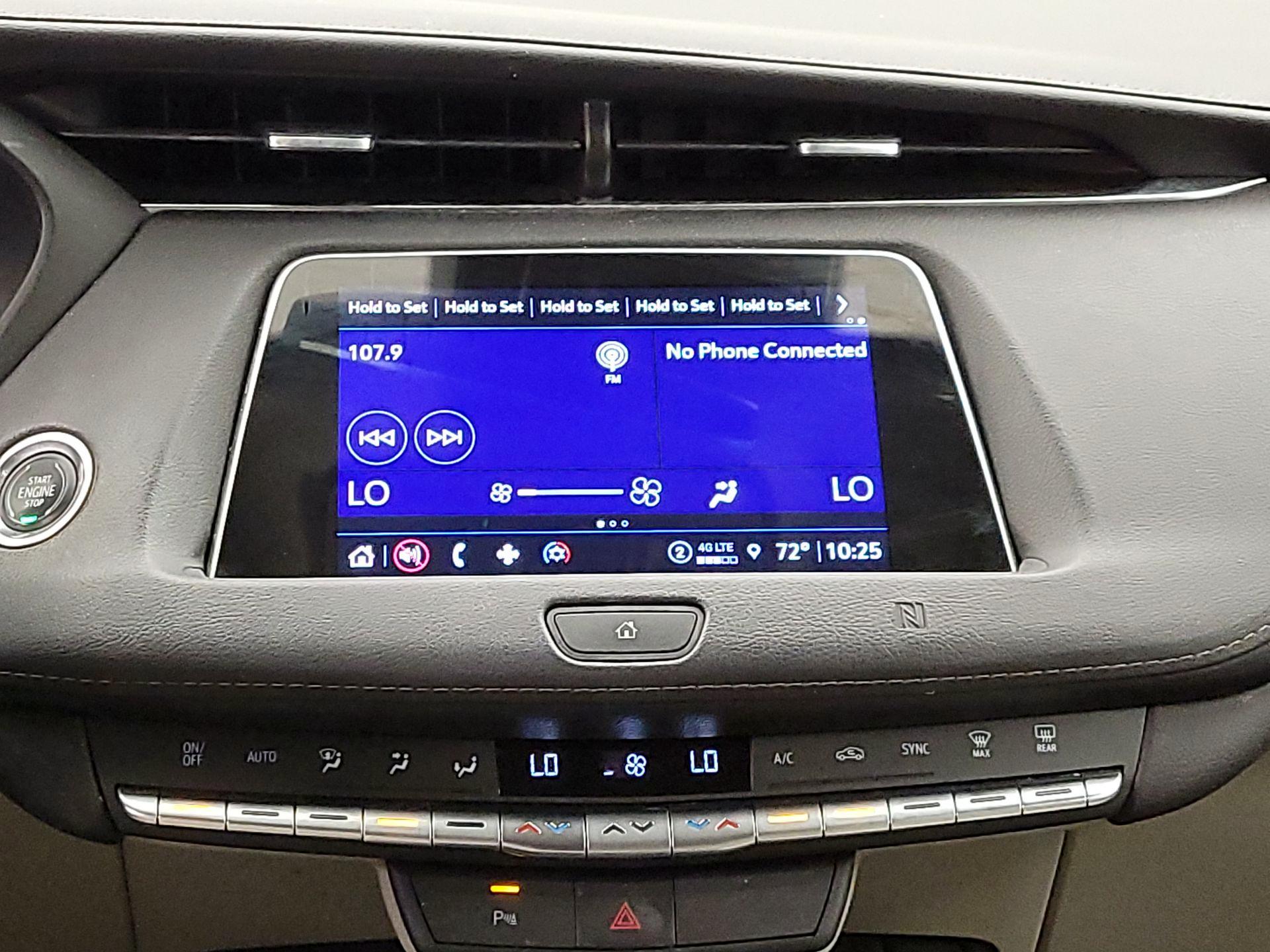 Thumbnail: 2021 Cadillac XT4 - 15