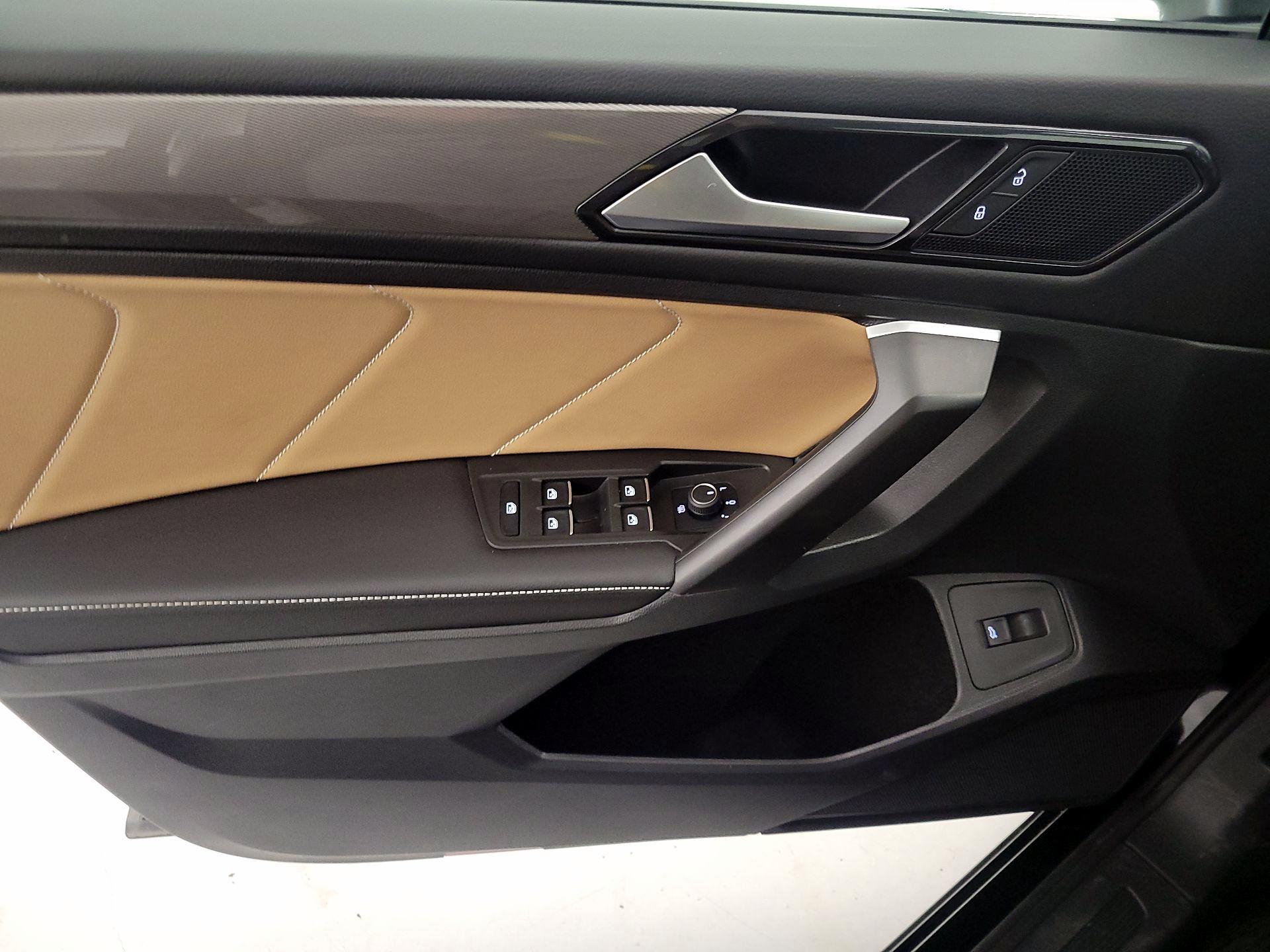 Thumbnail: 2024 Volkswagen Tiguan - 12