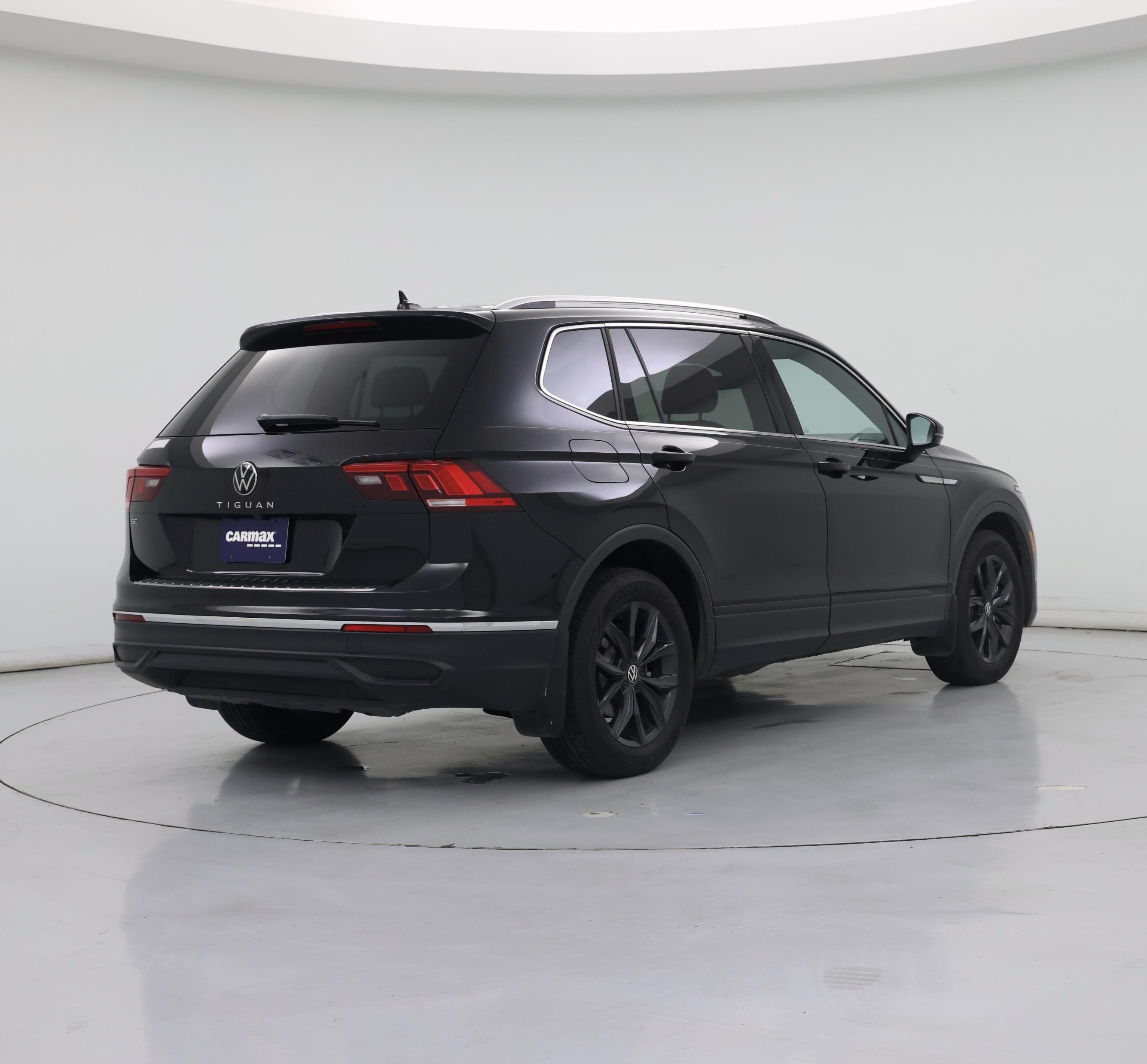 Thumbnail: 2024 Volkswagen Tiguan - 8