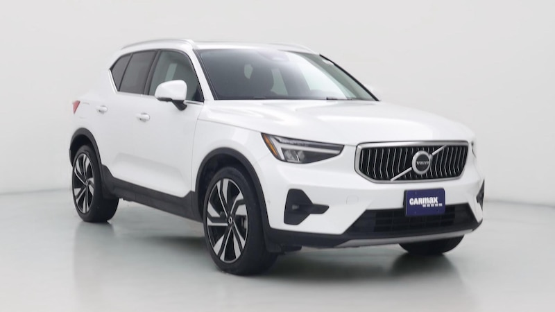 2023 Volvo XC40 B5 Plus Hero Image