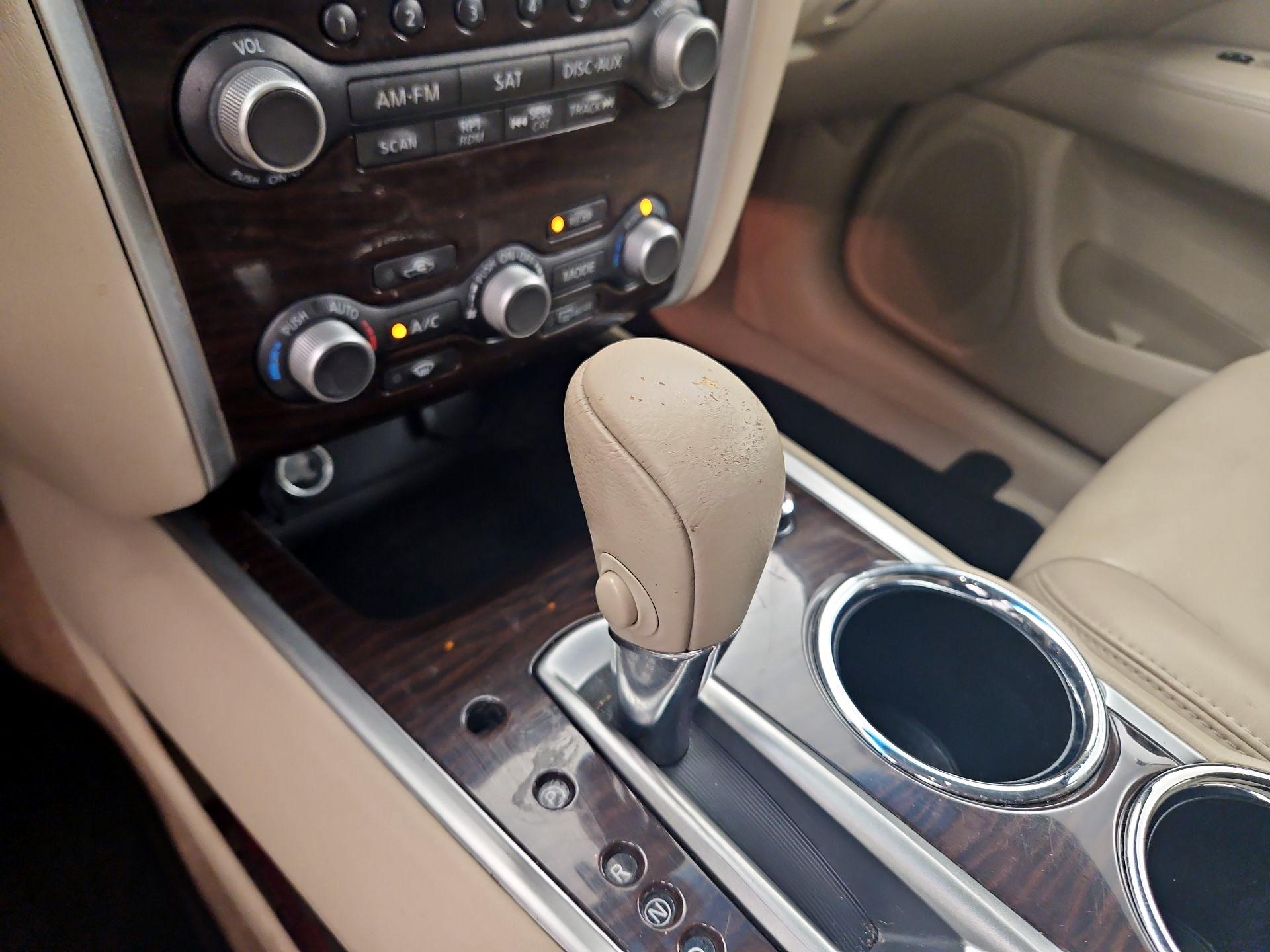 Thumbnail: 2015 Nissan Pathfinder - 16