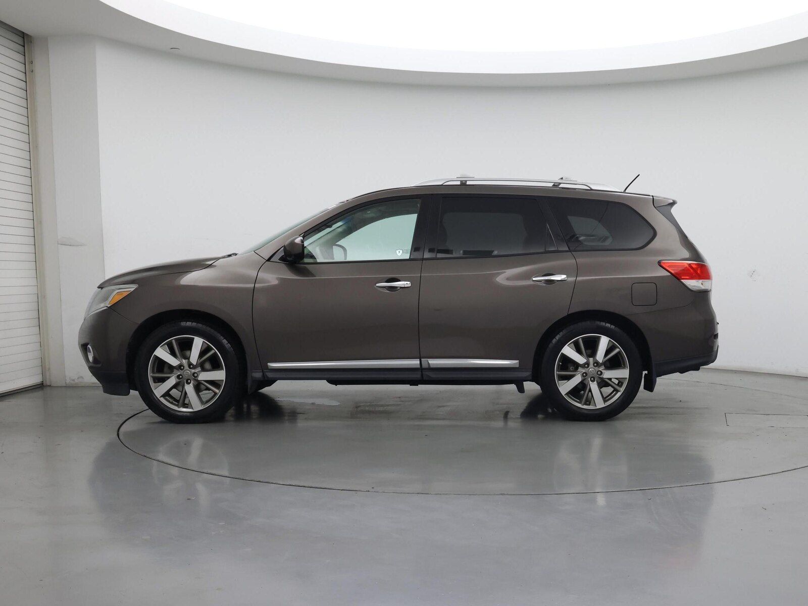 Image of 2015 Nissan Pathfinder Platinum