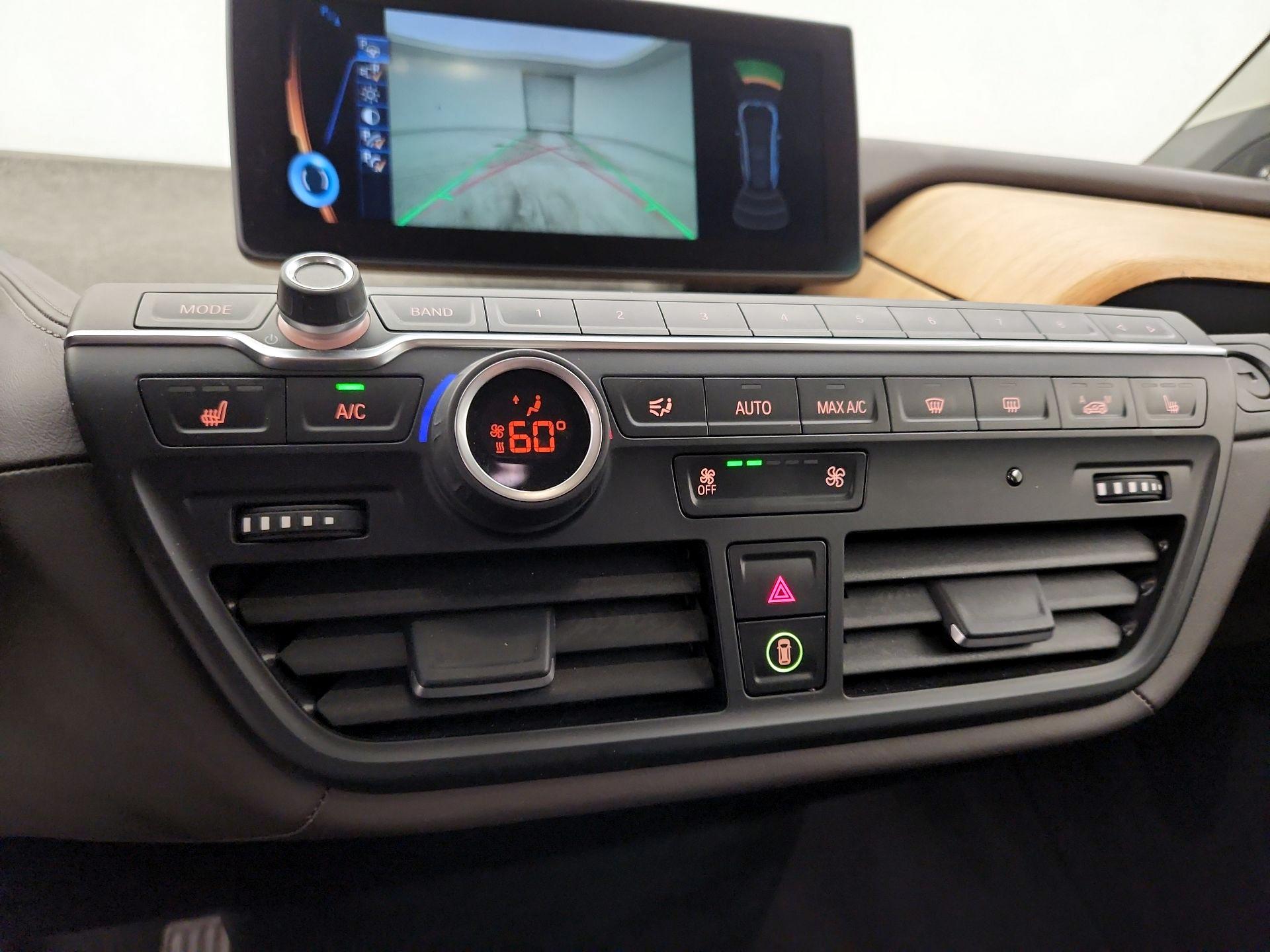 Thumbnail: 2015 BMW i3 - 17