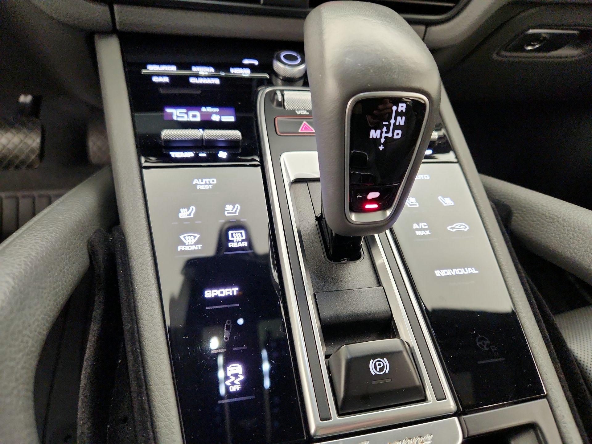 Thumbnail: 2020 Porsche Cayenne - 18