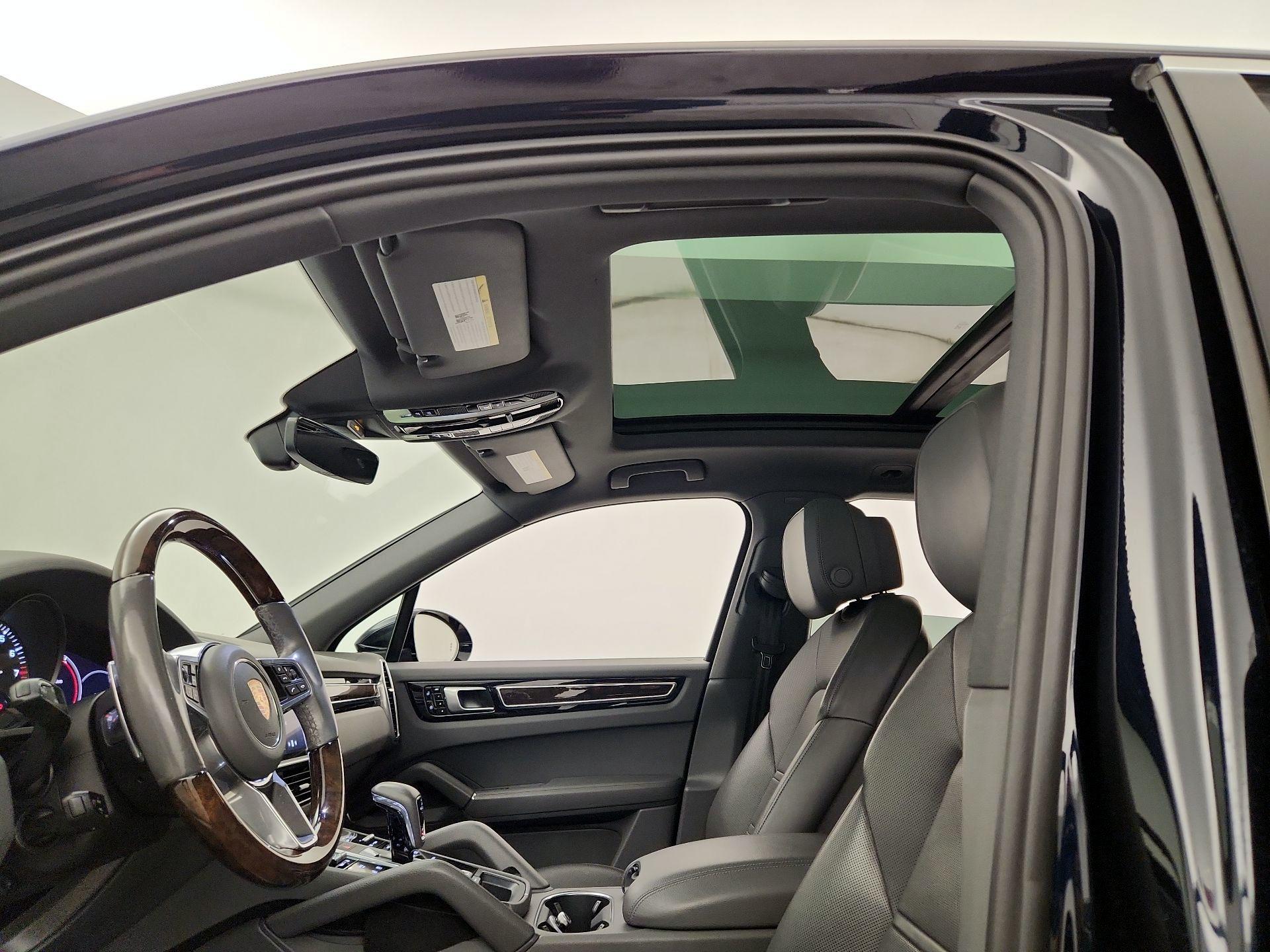 Thumbnail: 2020 Porsche Cayenne - 20