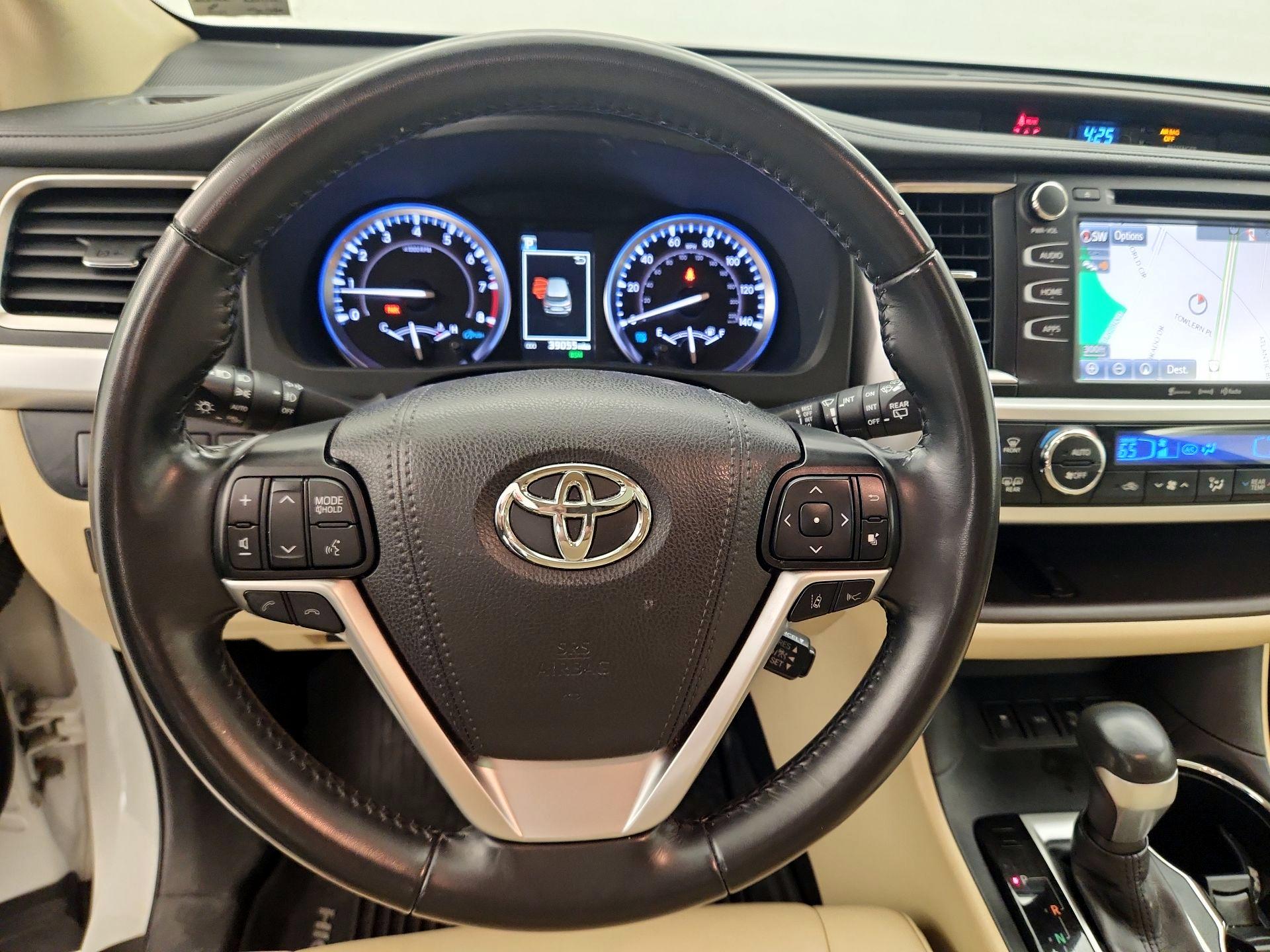 Thumbnail: 2019 Toyota Highlander - 10