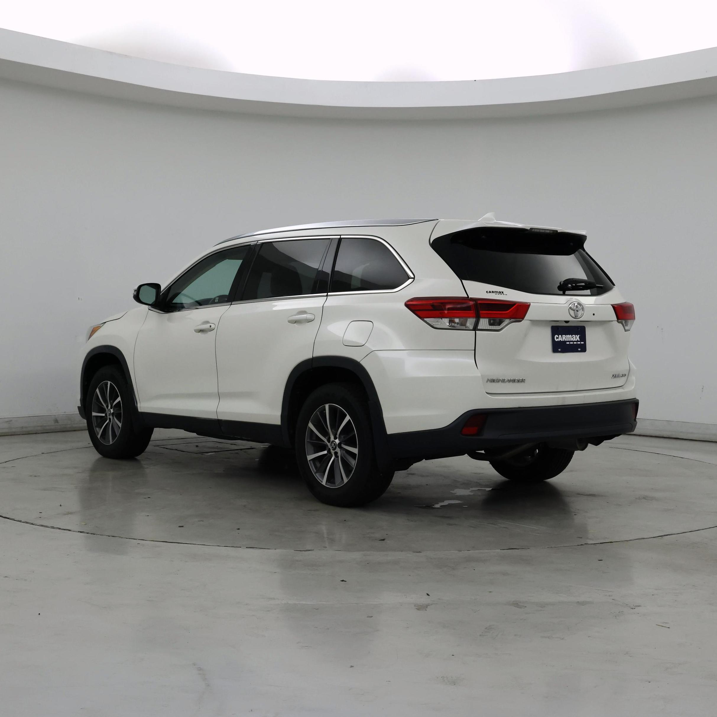 Thumbnail: 2019 Toyota Highlander - 2