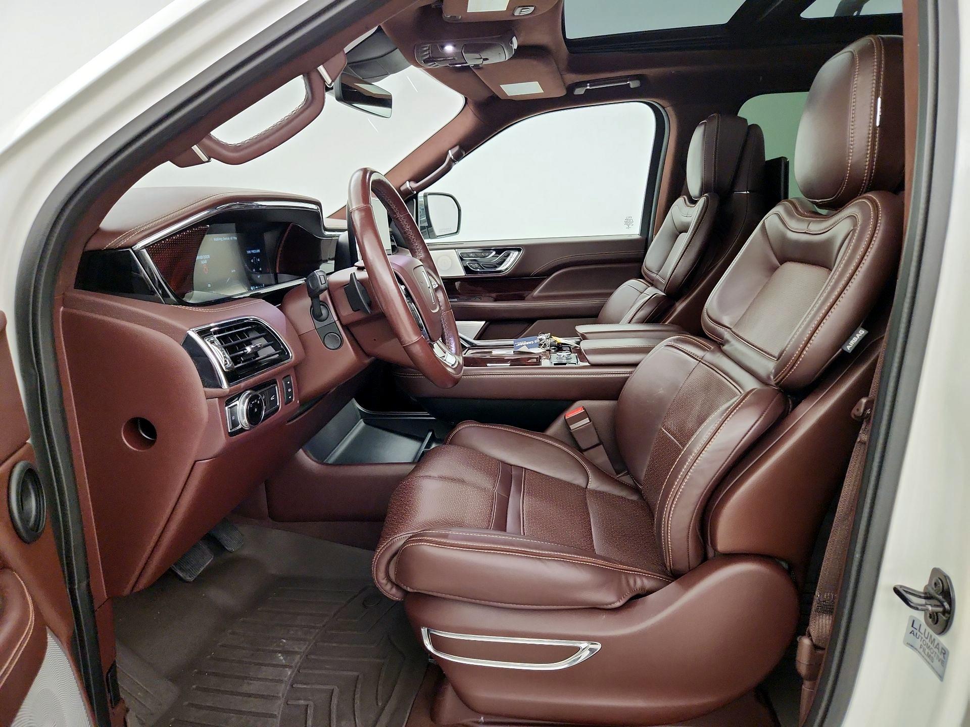 Thumbnail: 2018 Lincoln Navigator L - 9