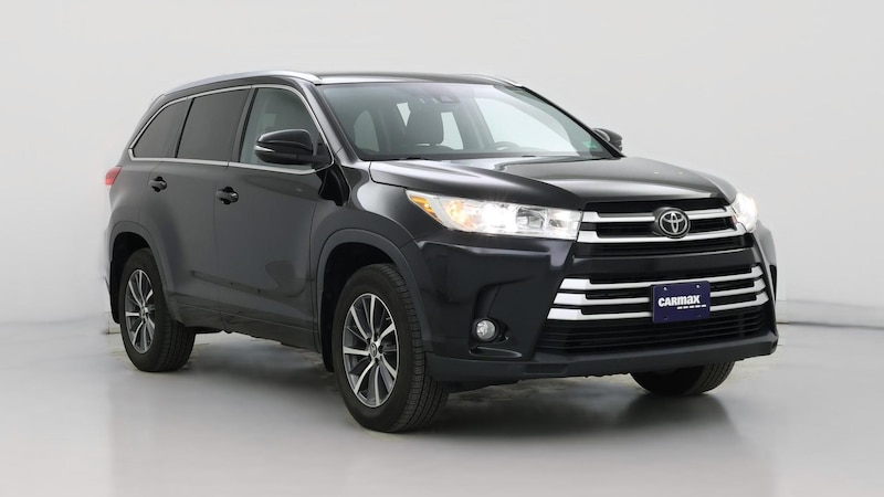 2017 Toyota Highlander XLE Hero Image