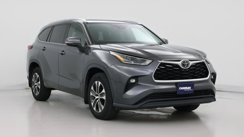 2021 Toyota Highlander XLE Hero Image