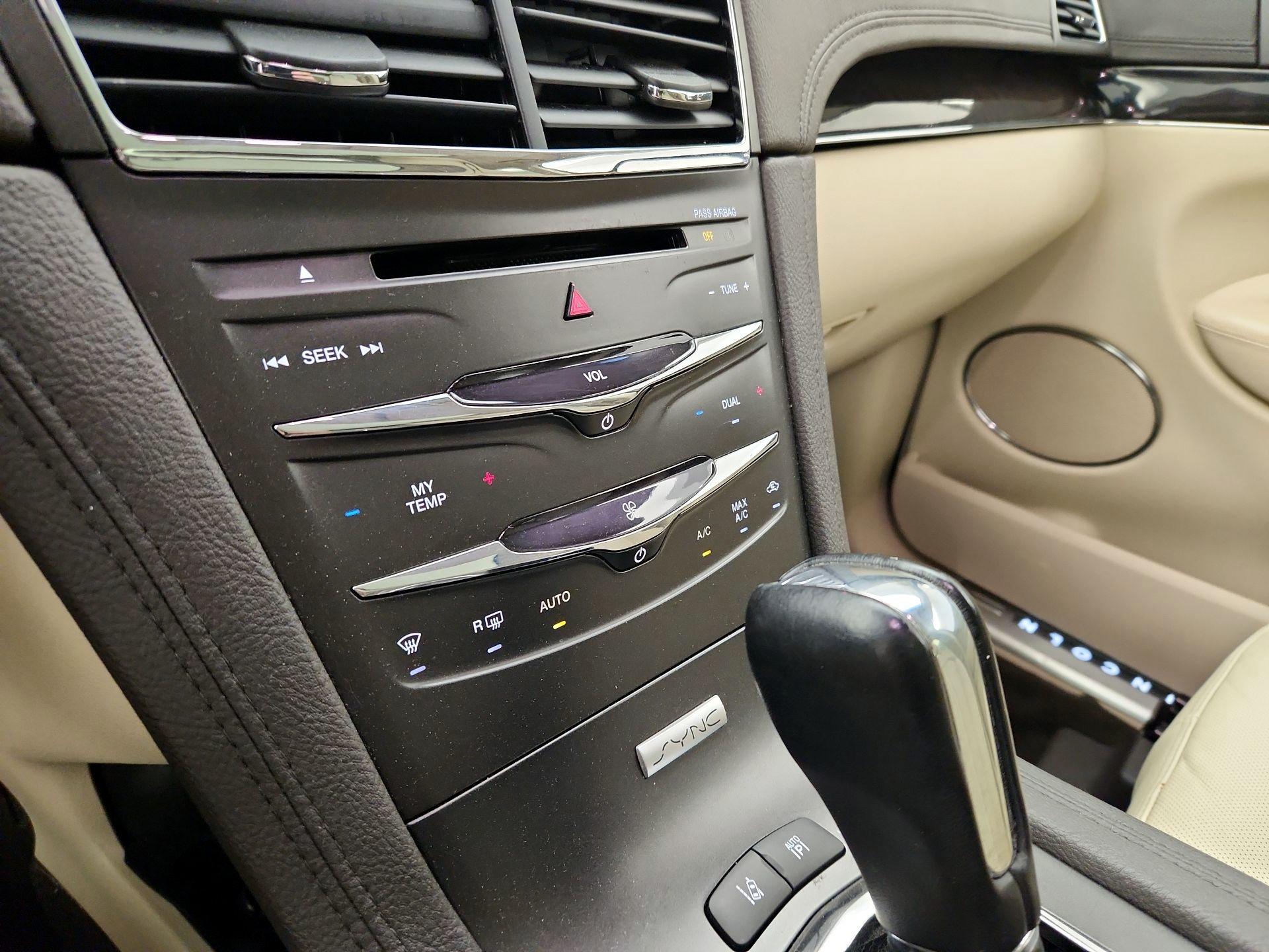Thumbnail: 2019 Lincoln MKT - 17