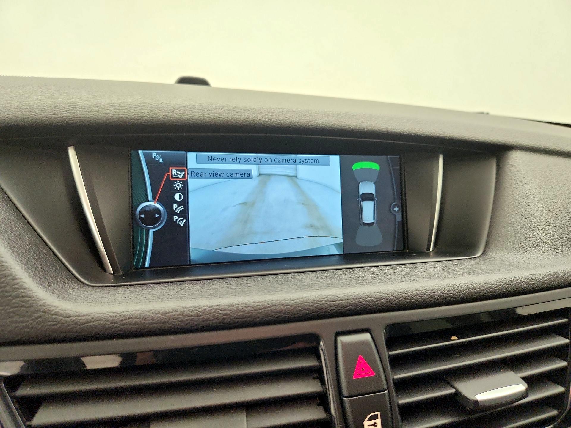 Thumbnail: 2015 BMW X1 - 15