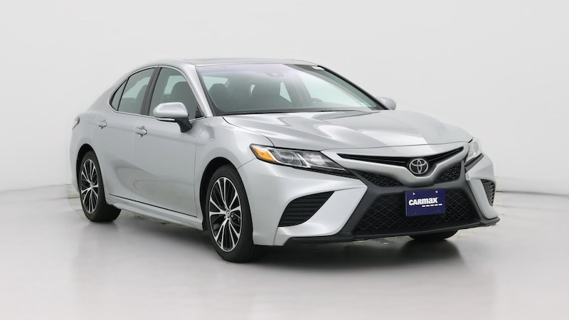 2018 Toyota Camry SE Hero Image