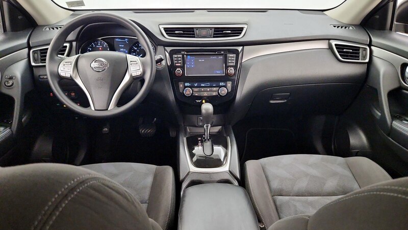 2016 Nissan Rogue SV 9