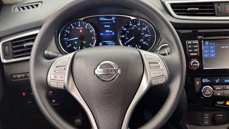 2016 Nissan Rogue SV 10