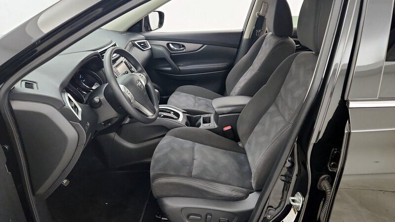 2016 Nissan Rogue SV 11