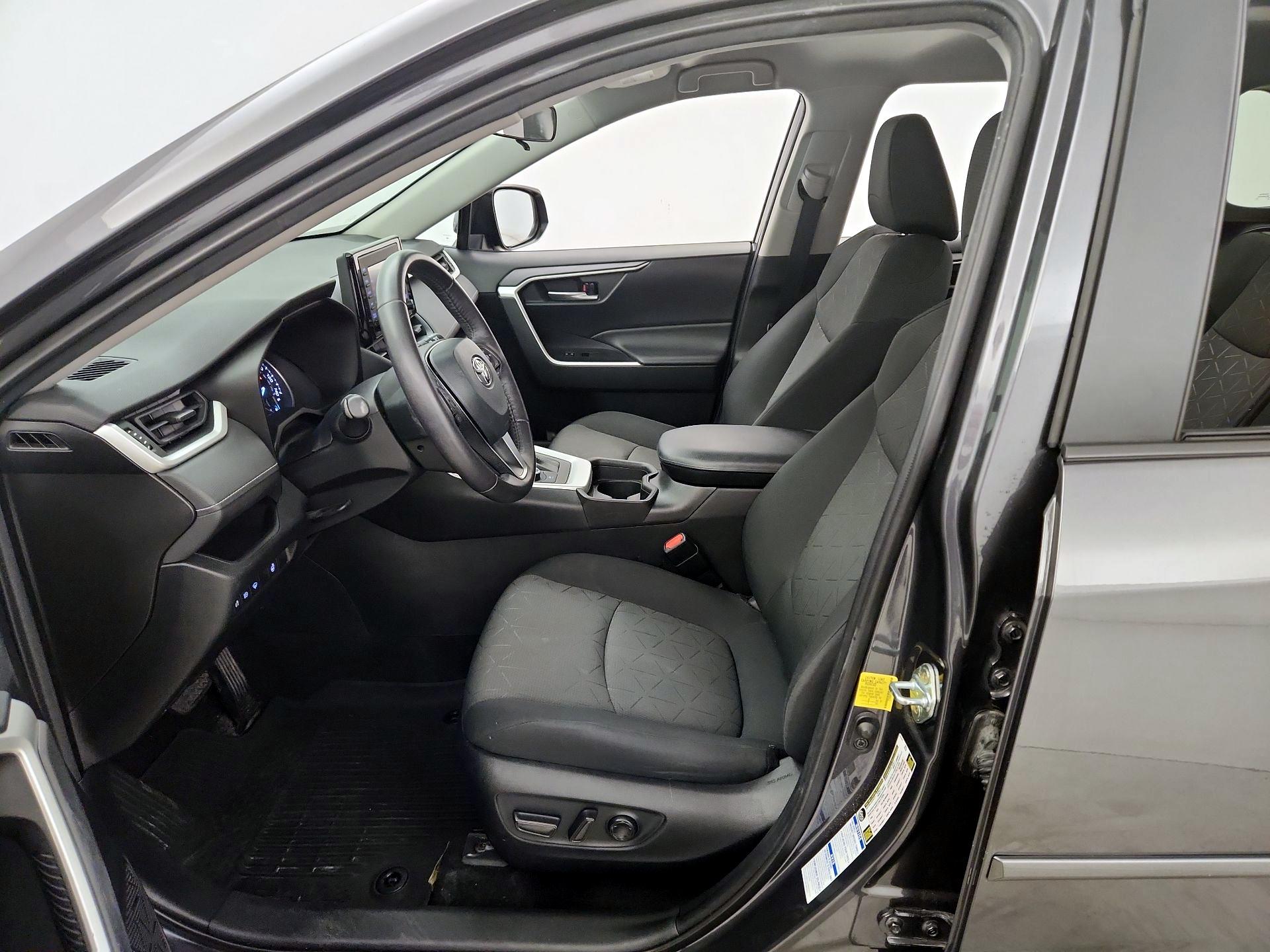 Thumbnail: 2021 Toyota RAV4 - 11
