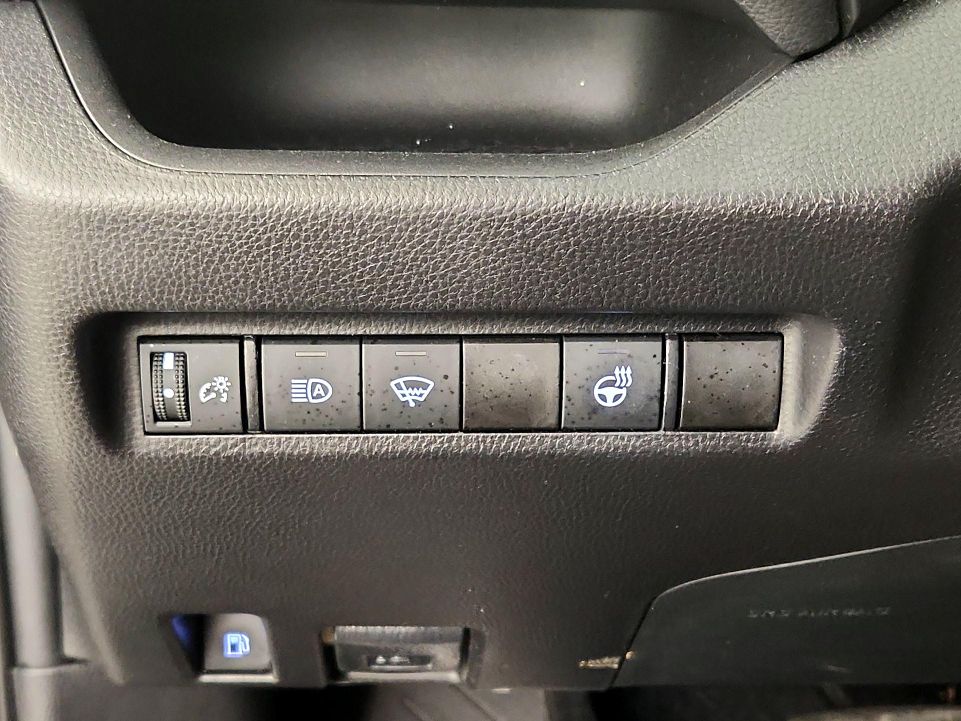 Thumbnail: 2021 Toyota RAV4 - 13