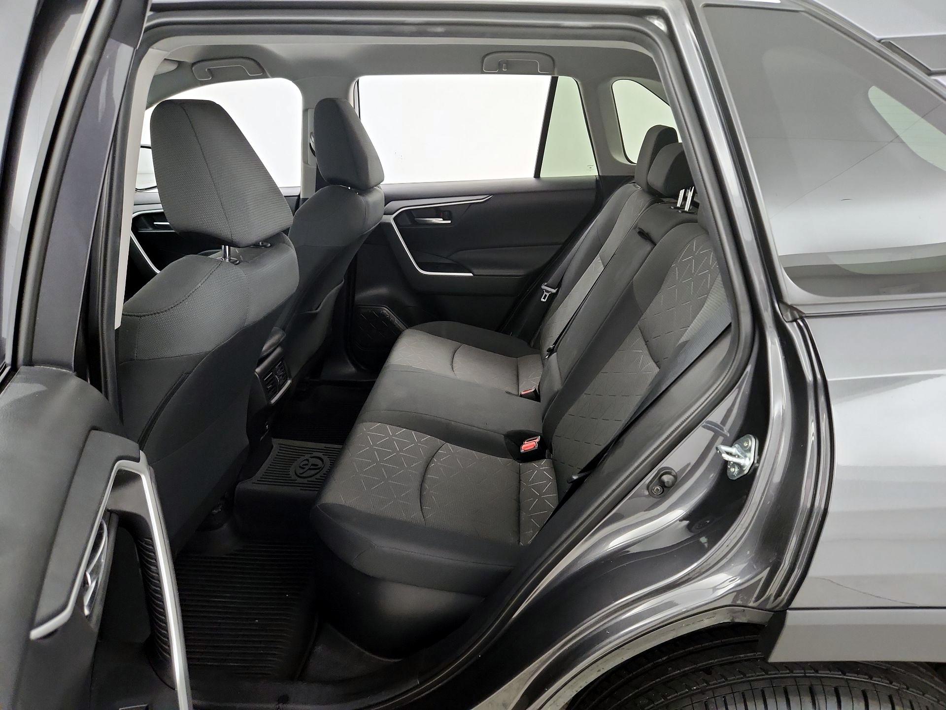 Thumbnail: 2021 Toyota RAV4 - 19