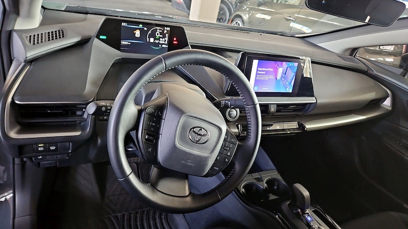 2024 Toyota Prius LE 8