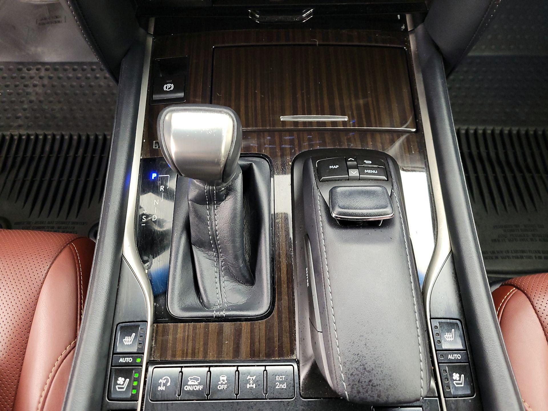 Thumbnail: 2018 Lexus LX - 18