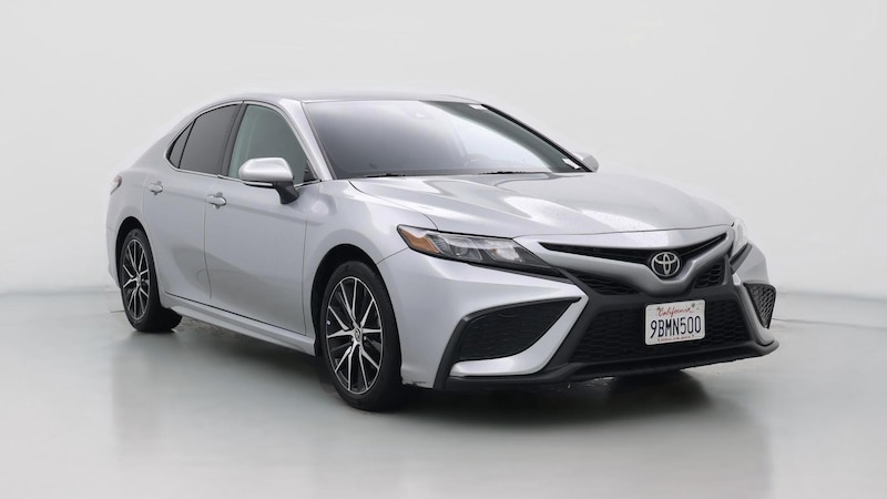 2022 Toyota Camry SE Hero Image