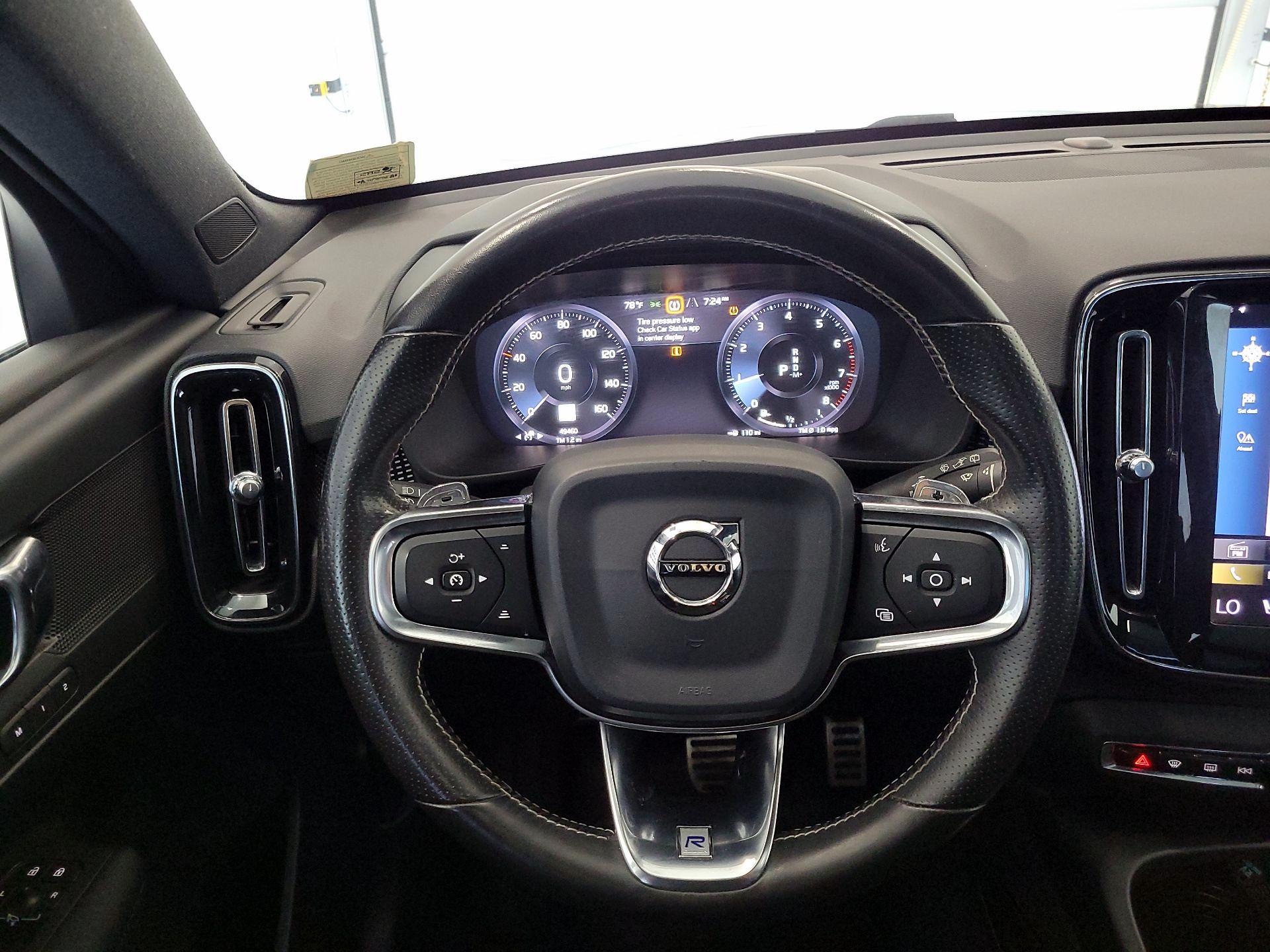 Thumbnail: 2019 Volvo XC40 - 10