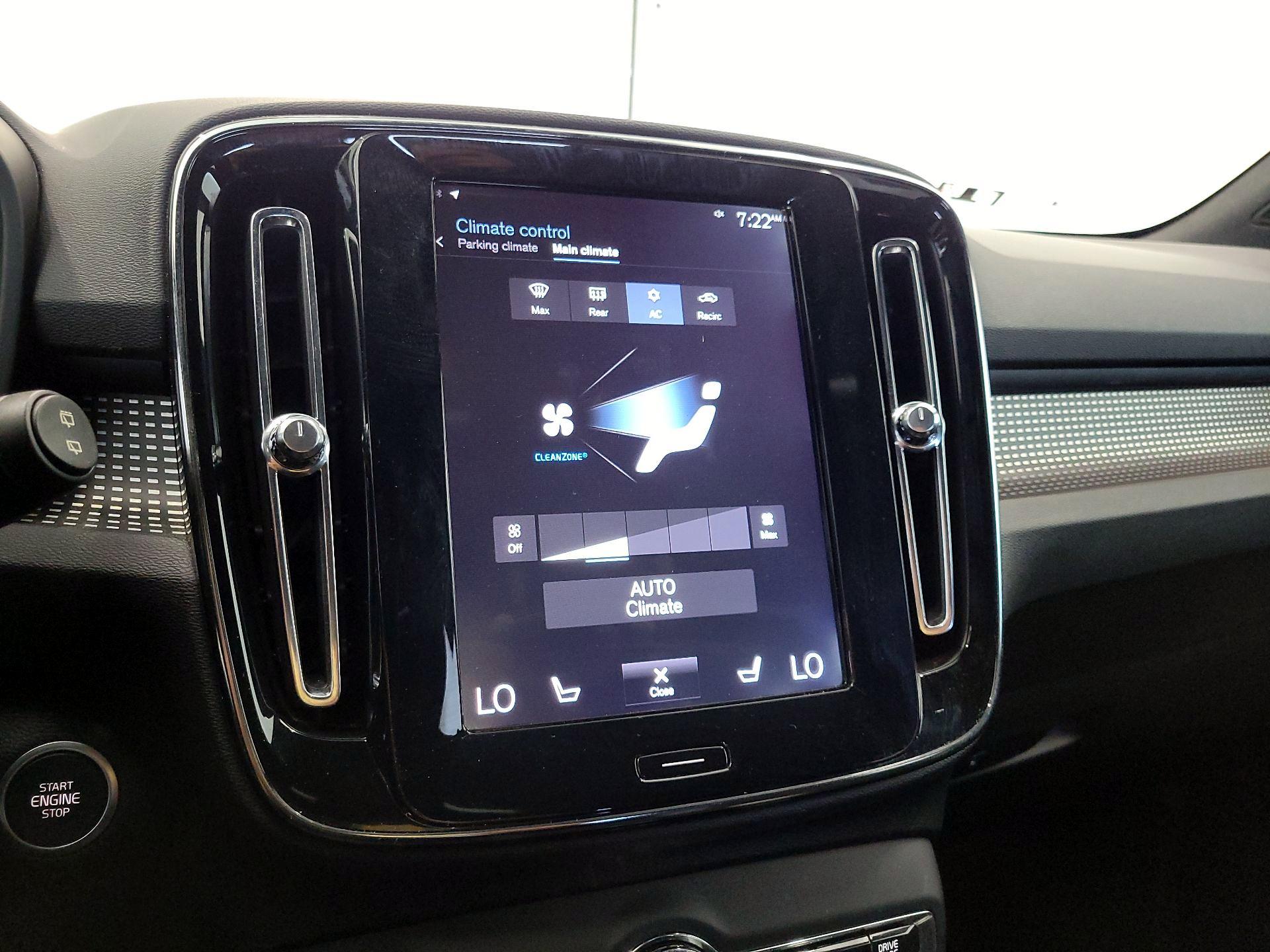 Thumbnail: 2019 Volvo XC40 - 16