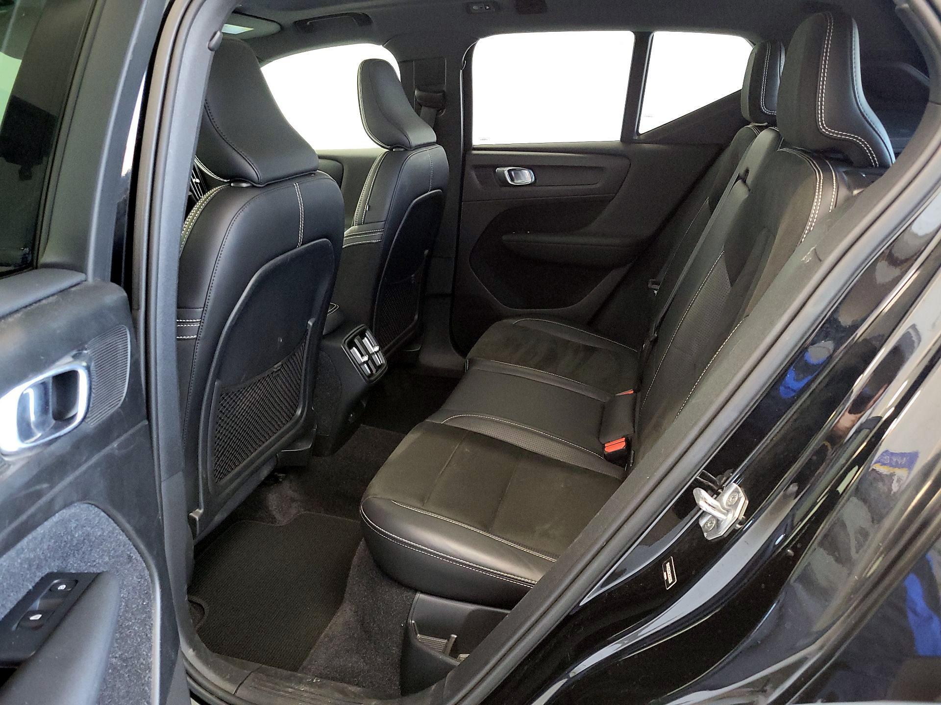 Thumbnail: 2019 Volvo XC40 - 20