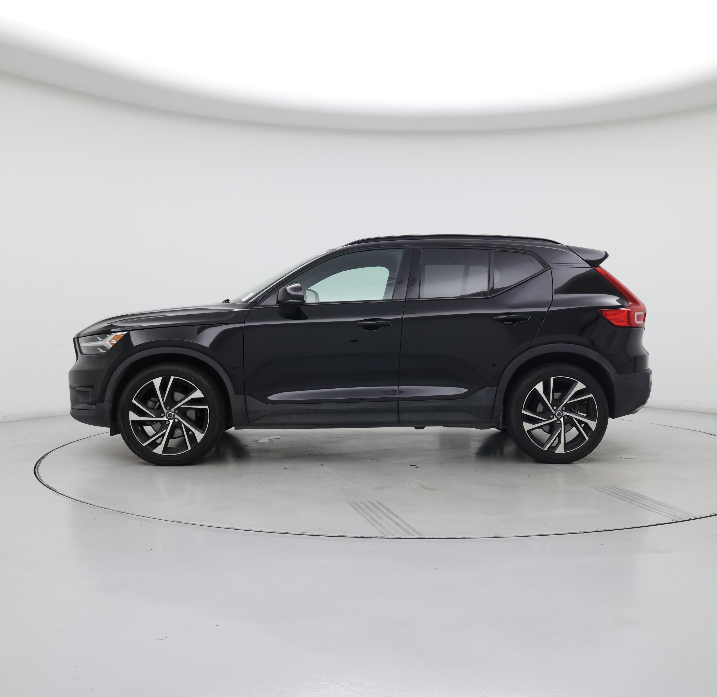 Thumbnail: 2019 Volvo XC40 - 3