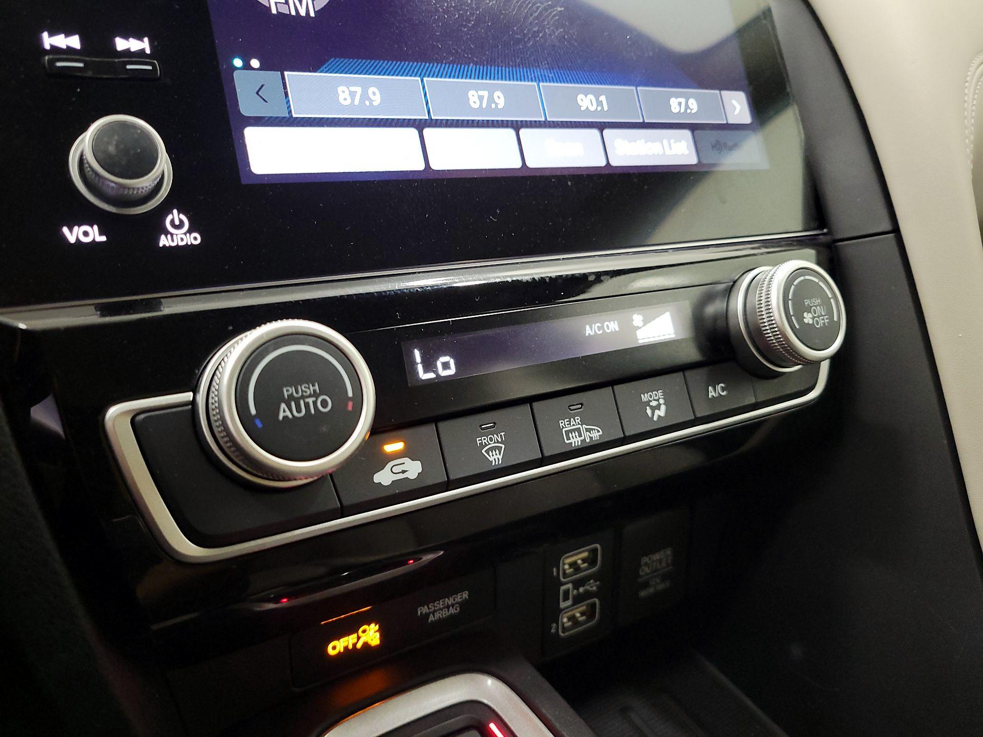Thumbnail: 2019 Honda Insight - 16