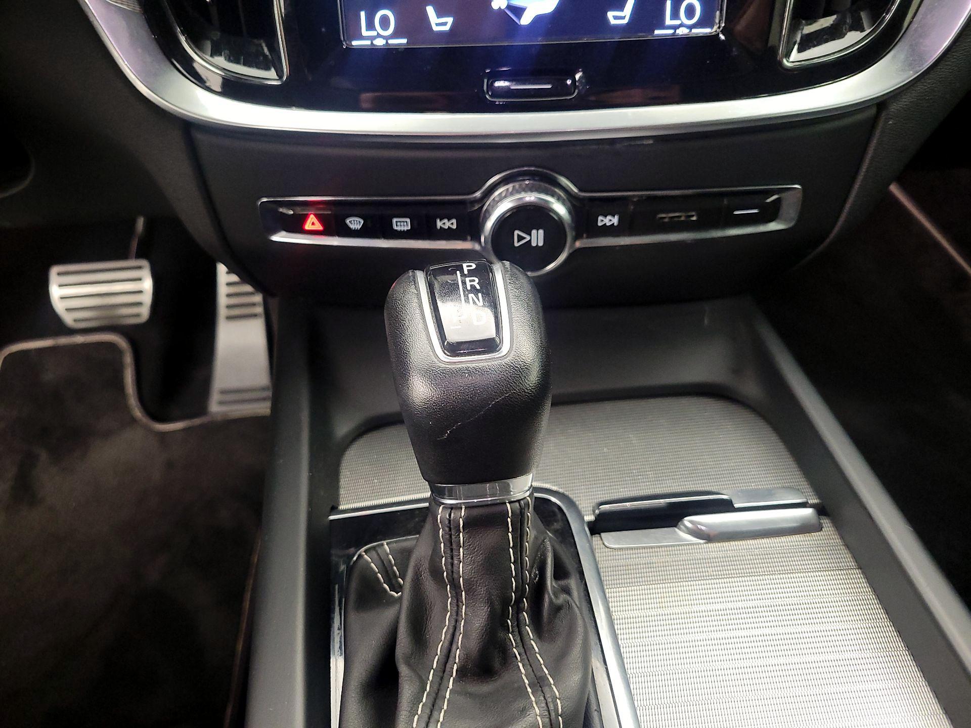 Thumbnail: 2019 Volvo S60 - 17