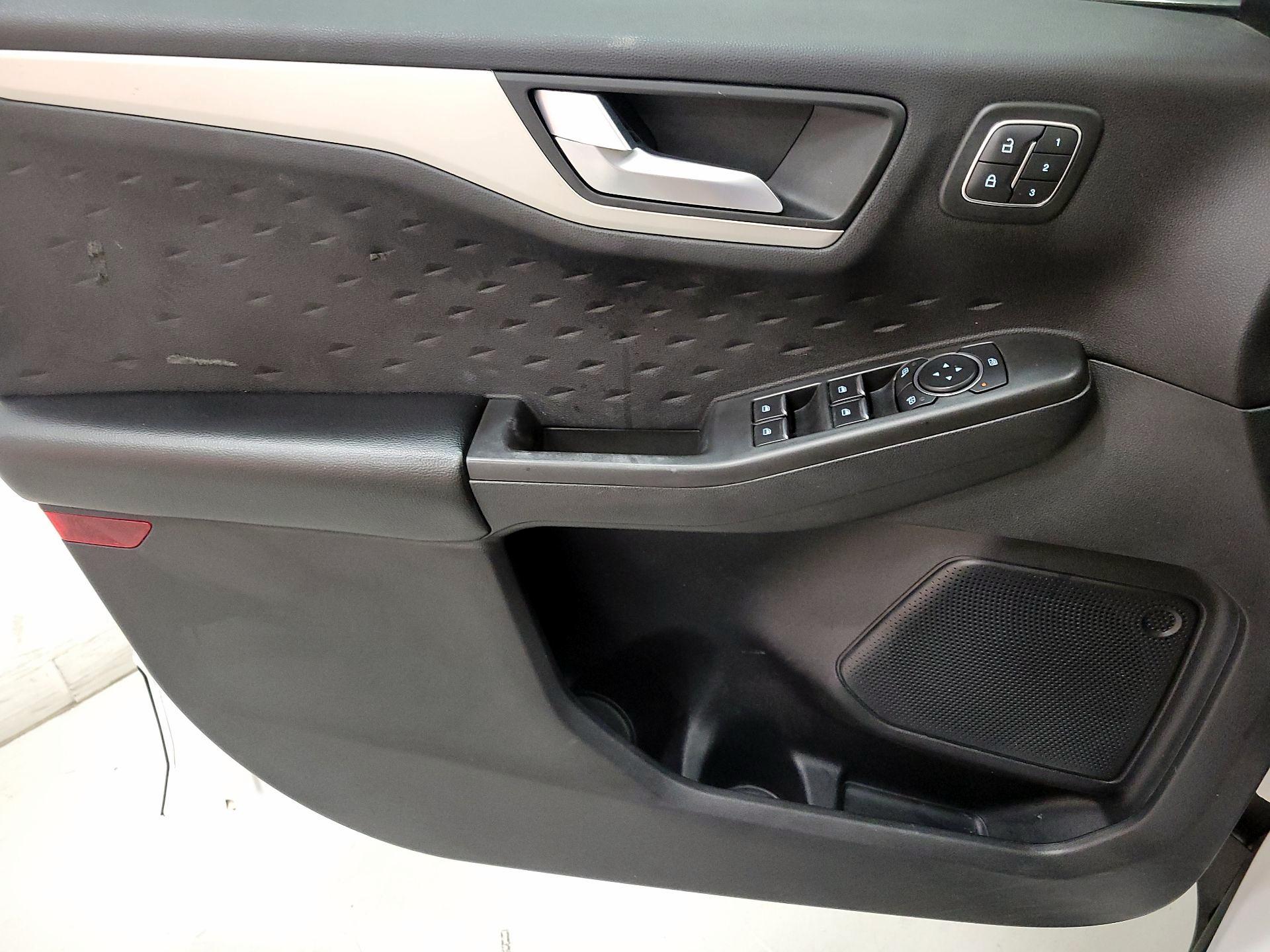 Thumbnail: 2020 Ford Escape - 12