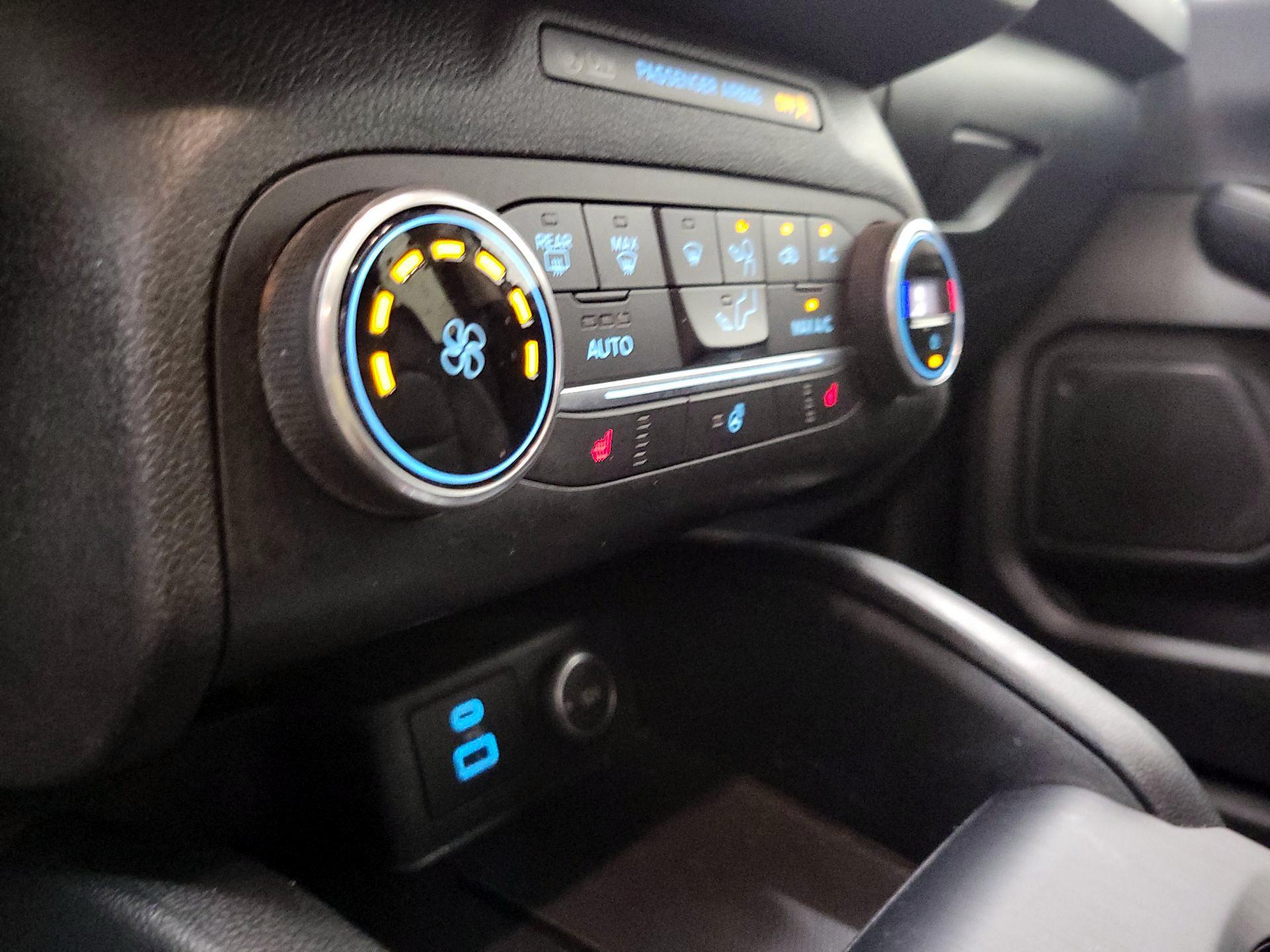 Thumbnail: 2020 Ford Escape - 16