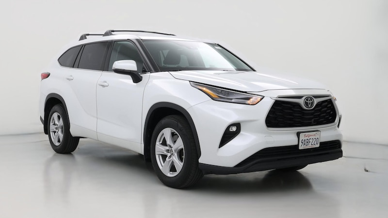 2022 Toyota Highlander LE Hero Image