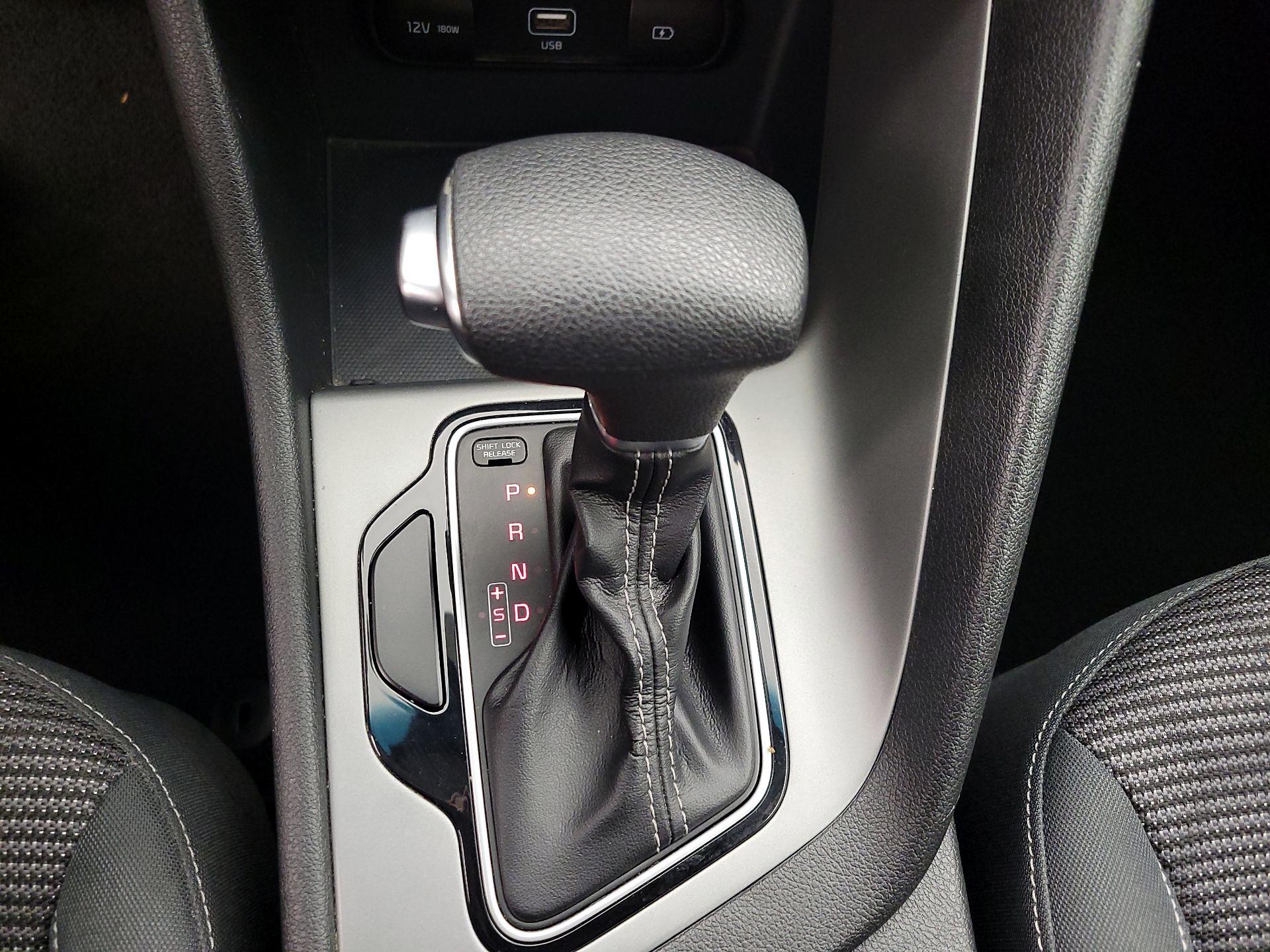 Thumbnail: 2020 Kia Niro - 17